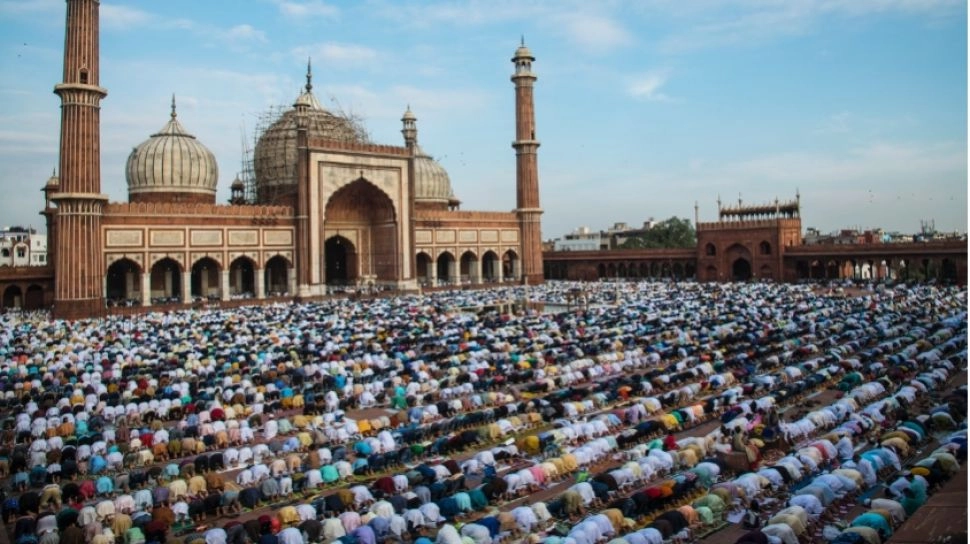 Wajibkah Mendengarkan Khutbah Salat Idul Fitri? Begini Penjelasan Ustaz Abdul Somad