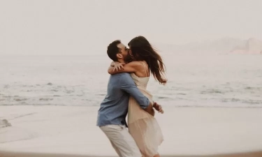 5 Tanda Seorang Introvert Terjebak Dalam Hubungan Kodependen yang Tidak Sehat, Salah Satunya Takut Kesepian