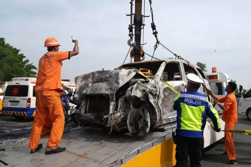 Mobil Grand Max yang Tabrakan di Lajur Contraflow Diduga Dijadikan Travel
