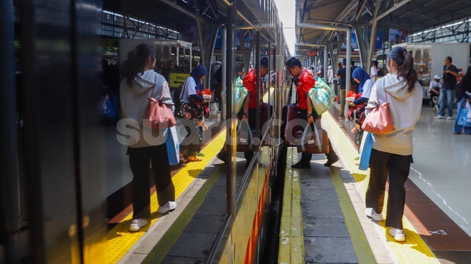 Intermezzo Masa Mudik, Cerita Penumpang Kereta Ketinggalan Tas LV Berisikan Emas Batangan 100 Gram