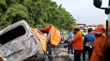 Terekam Dashboard Cam, Begini Detik-detik Gran Max Tabrak Bus Primajasa hingga Tewaskan 13 Orang