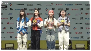 Terjemahan Lirik Lagu Locked On - VVUP: Because my love is coming strong, Trending YouTube