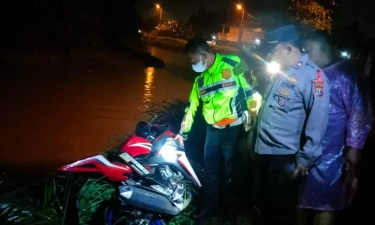 Dalam Perjalanan Mudik, Diduga Ngantuk, Tabrak Pembatas Jalan, Tercebur ke Sungai, Mahasiswa Tewas