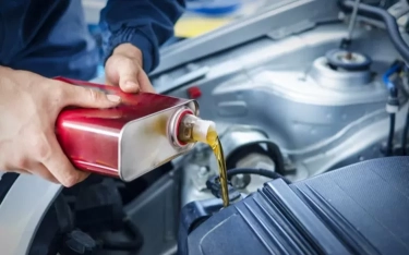 Kapan Mobil Harus Ganti Oli? Pahami Tips Menjaga Performa Oli Mobil agar Memiliki Jangka Pakai Panjang