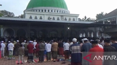 Jemaah di Ponpes Mahfilud Dluror Jember Berlebaran Hari Ini, Begini Metode Hisab dan Rukyatnya