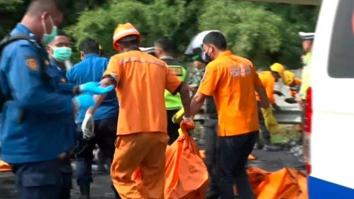Cara DVI Identifikasi 12 Korban Kecelakaan Tol Cikampek yang Alami Luka Bakar 90-100 Persen