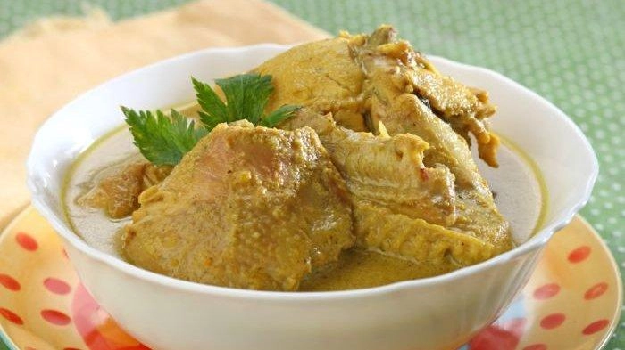 Resep Opor Ayam Bumbu Kuning, Bahan Dasar dan Cara Membuat