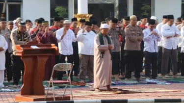 Bacaan Takbir 7 Kali dan 5 Kali Pada Rakaat Pertama dan Kedua Sholat Idul Fitri