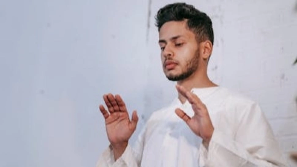 Bacaan Takbir Sholat Idul Fitri yang Benar dan Tata Caranya Lengkap!