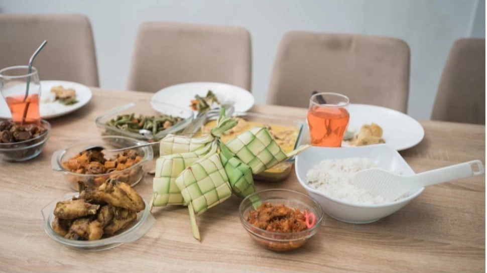 Cara Potong Ketupat agar Tidak Lengket, Begini Tips Memasak Biar Pulen dan Empuk!
