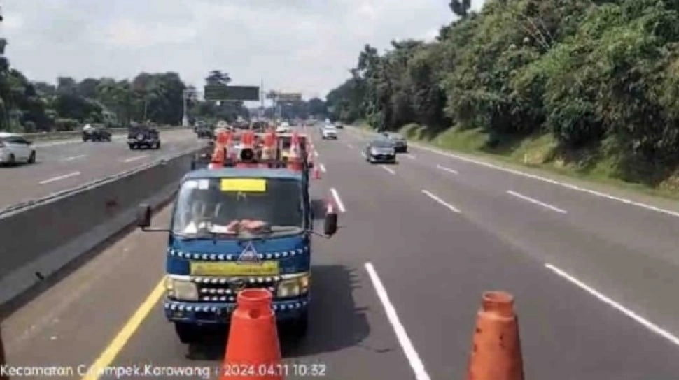 Contraflow Jalan Tol Jakarta-Cikampek  Sedang Berlangsung! Siapkan e-Money dan Konsentrasi