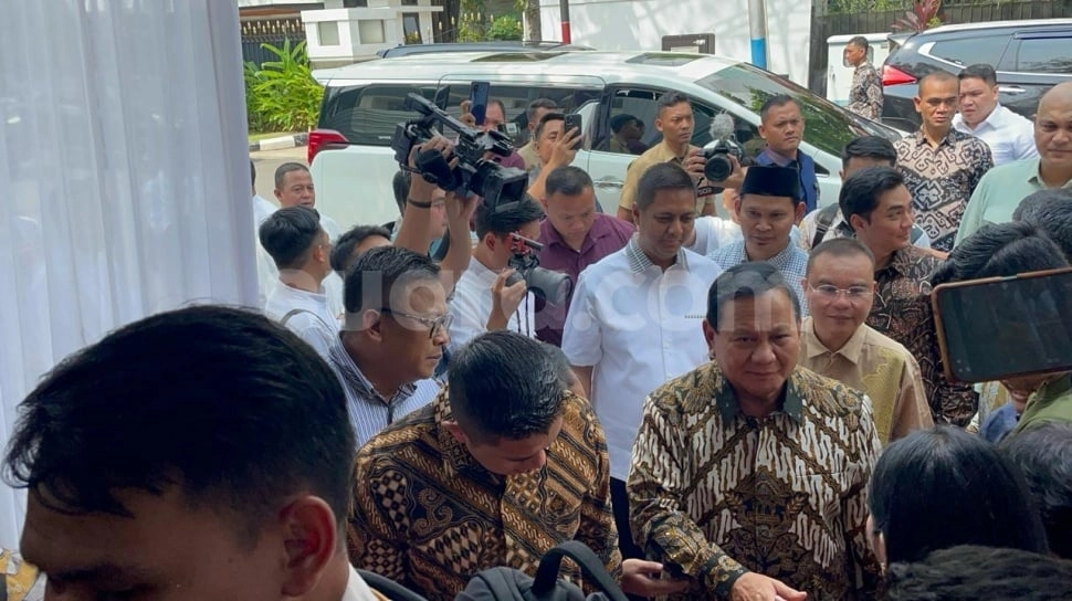 Hadiah Lebaran Prabowo Buat Jan Ethes Tak Sebarang: Suka Warna Putih, Apa Emas?