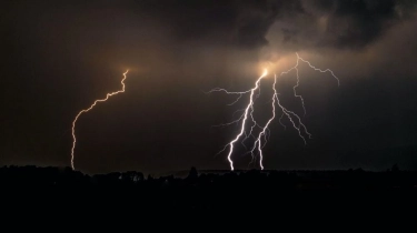 Sebagian Besar Indonesia Diprakirakan Dilanda Cuaca Ekstrem Hari Ini