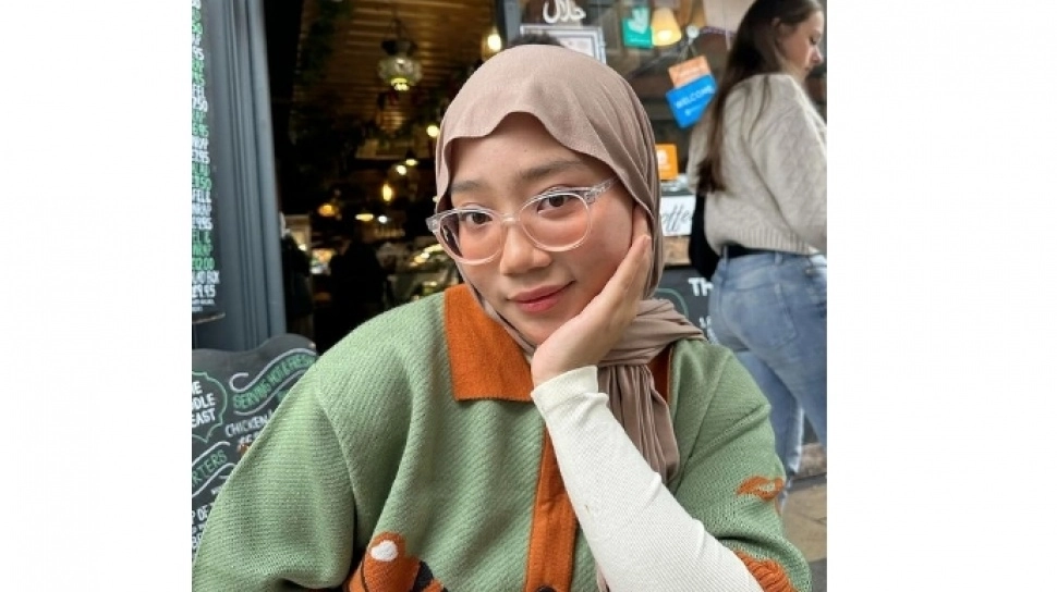 Sebelum Zara Ridwan Kamil, 5 Artis Ini Putuskan Lepas Jilbab, Ada yang Pindah Agama!