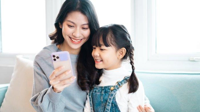 Tetap Terhubung di Hari Raya, Top Up Paket Data Pakai BRImo Aja!