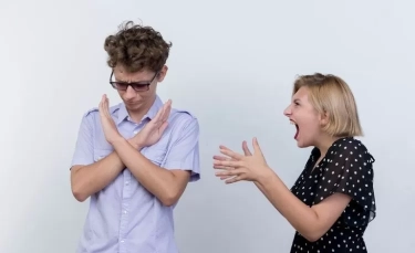 7 Konflik Pasangan yang Dapat Merusak Hubungan, Salah Satunya karena Masalah Pakaian