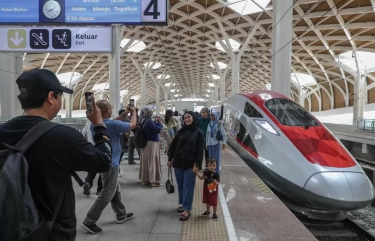 Penumpang Whoosh Meningkat 30 persen Momen Lebaran, Usai Sholat Id Langsung Berangkat