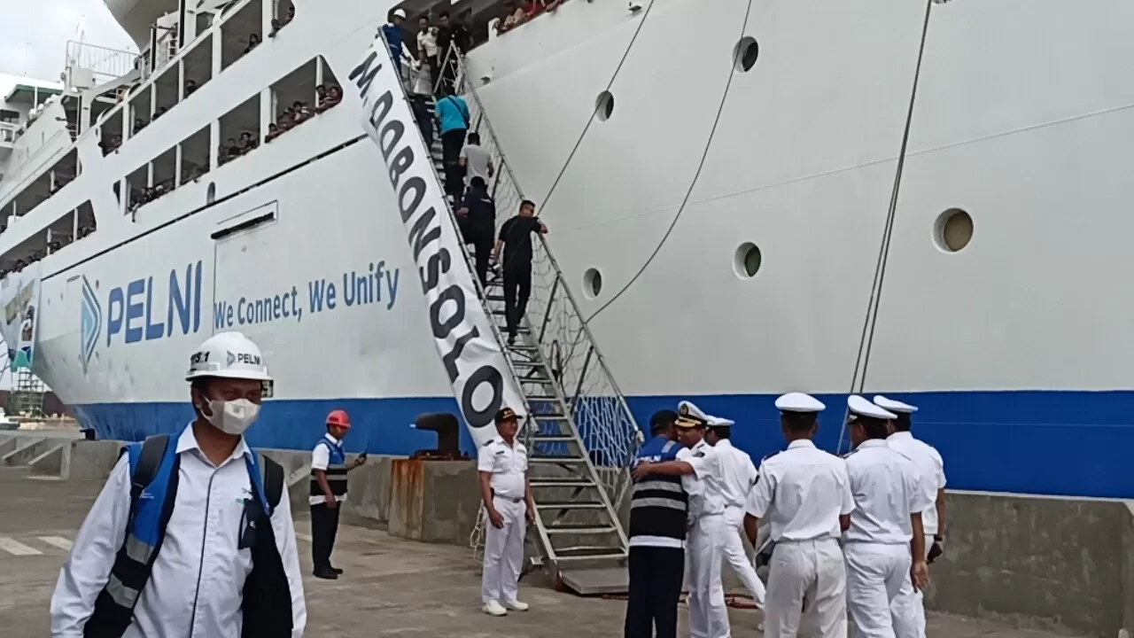 Kapal Dobonsolo Angkut Ribuan Pemudik Balik ke Tanjung Priok
