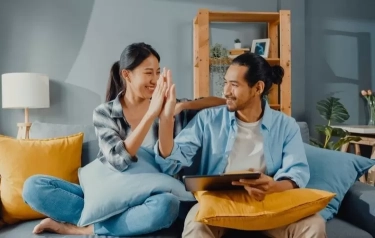 Tips Psikologi Memulihkan dan Memulai Percakapan dengan Pasangan Agar Hubungan Tidak Membosankan