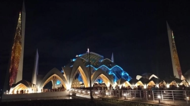 Viral Cerita Pemudik 'Dipalak' di Masjid Al Jabbar, Biaya Parkir Bikin Naik Darah
