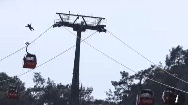 Ngeri! Kereta Gantung Bermasalah di Turki, 174 Orang Tergantung di Atas Gunung dan Mencoba Diselamatkan oleh Tim SAR