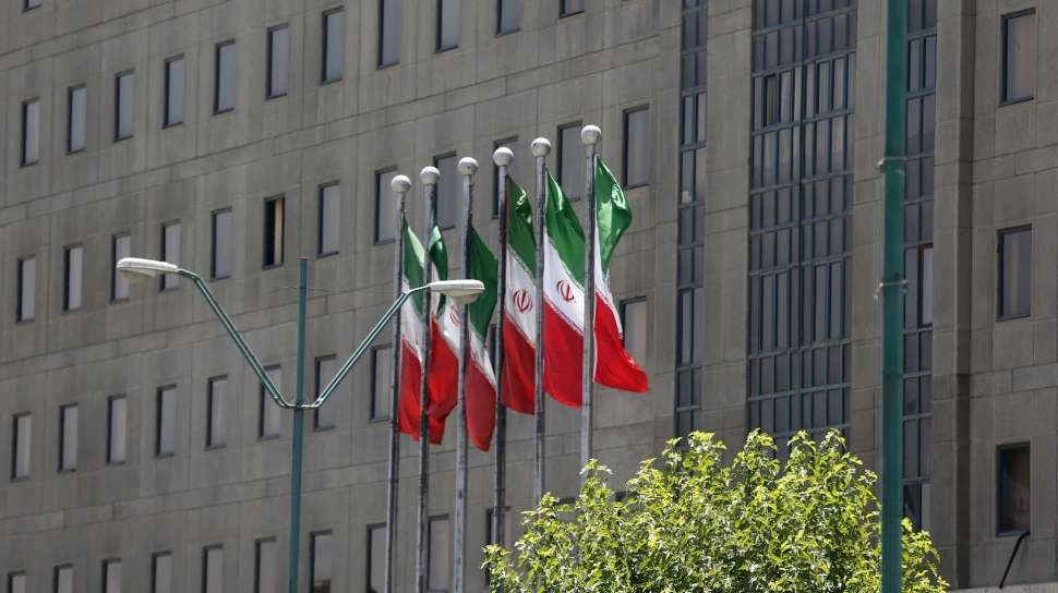 Kemlu Himbau WNI Tunda Perjalanan ke Iran dan Israel!