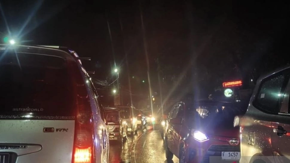 Laporan Arus Balik: Gerbang Tol Parungkuda - Cigombong Padat Merayap