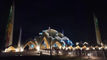 Viral Pemudik Kena Pungli Saat Salat di Masjid Al Jabbar Bandung: Bayar Parkir Sampai 3 Kali, Diteriaki Saat di Toilet