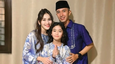 Ayu Ting Ting Liburan Pakai Sandal Harga 3 Kali UMR Jakarta, Warganet Nyinyir: Gaji Calonnya Saja Gak Cukup