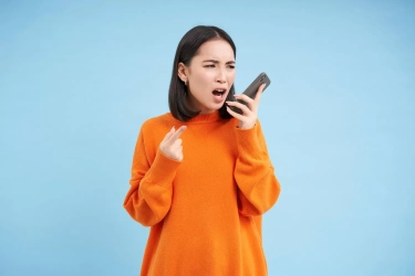 6 Alasan Seorang Introvert Tidak Suka Panggilan Telepon, Salah Satunya Melibatkan Banyak Obrolan