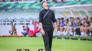 Ditaklukkan Dewa United di Gelora Bung Tomo, Paul Munster Akui Persebaya Lakukan Kesalahan