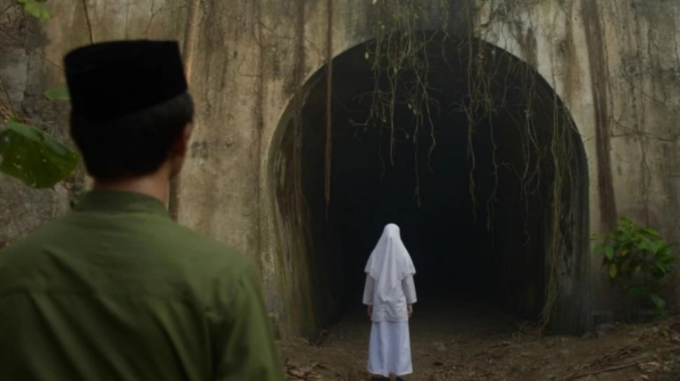Usai Nonton Film Siksa Kubur, Pemuda Ini Nangis Kejer Langsung Salat Tobat