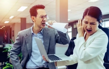 4 Cara Ampuh Hadapi Rekan Kerja yang Membencimu, Pahami Agar Pekerjaanmu Tidak Terhambat