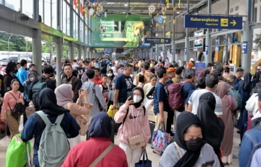 Kemenhub Catat 1,2 juta Orang Gunakan Angkutan Umum pada Hari Terakhir Libur Lebaran