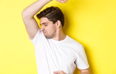 Kerap Dianggap Remeh, Ternyata Bau Keringat Tak Sedap Merupakan Tanda Idap Penyakit Kronis?