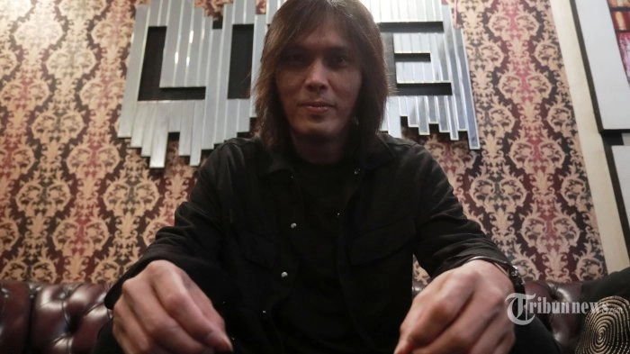 Chord Gitar Lagu Dealova - Once Mekel: Kau Seperti Nyanyian dalam Hatiku