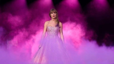 Terjemahan Lirik Lagu How You Get The Girl - Taylor Swift: And Now You Say