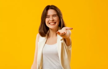 6 Zodiak yang Paling Ceria, Sosoknya Bisa Membuat Hidup Lebih Menyenangkan dan Punya Selera Humor Unik