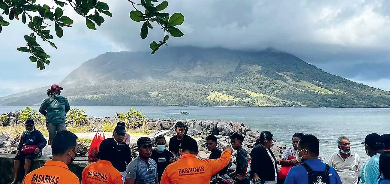 Gunung Ruang Berstatus Awas, Reruntuhan Rawan Picu Tsunami