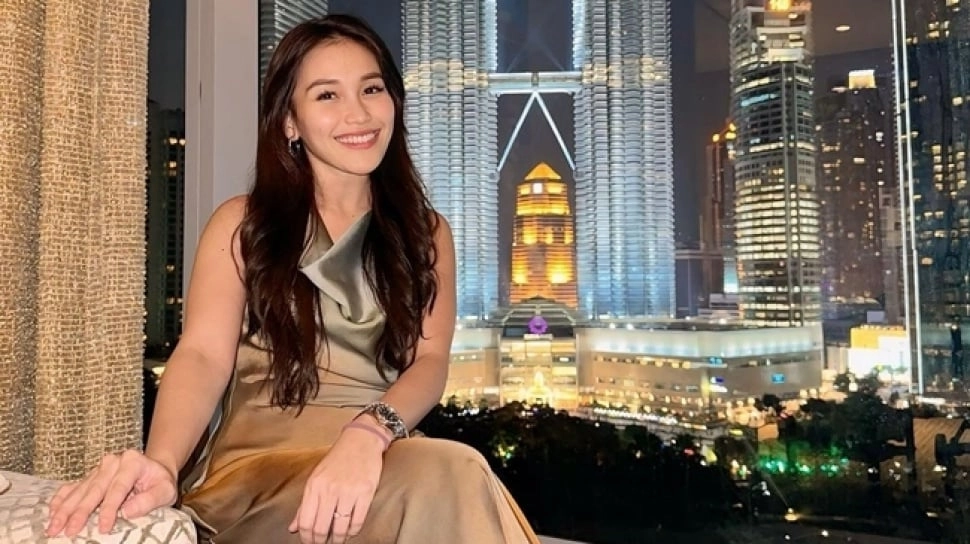 Barang Bermerek Semua, Segini Harga Baju Bekas yang Dijual Ayu Ting Ting: Paling Murah Rp20 Ribu