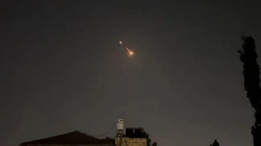 Israel Lancarkan Serangan Balasan ke Iran Pake Rudal, Pangkalan Udara di Isfahan Jadi Target