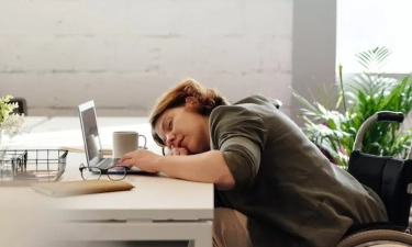 Ternyata Tidur Siang Sangat Membuat Positif Bagi Mood Seseorang Lho, Simak Manfaatnya Berikut Ini