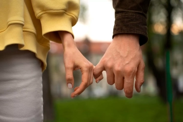 Urutan 16 Kepribadian MBTI Paling Takut Merasakan Jatuh Cinta: ESFP Teratas, ESTJ Terbawah