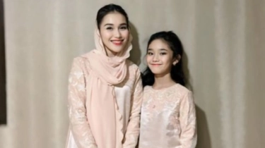 Ayu Ting Ting Tampil Elegan Pakai Baju Kurung, Harga Tasnya 16 Kali UMR Depok