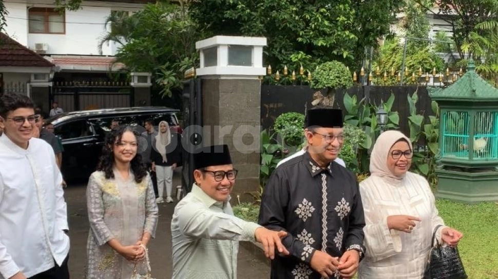 Jaga Tradisi, Anies dan Keluarga Gantian Silaturahmi ke Rumah Dinas Cak Imin