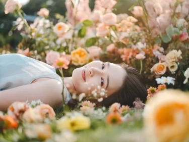 7 Pelajaran tentang Self-Love dan Penerimaan Diri yang Sering Terlambat Dipahami Perempuan, Menurut Psikologi