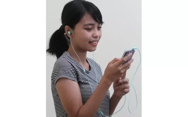 Pahami 4 Bahaya Menggunakan Headset Terlalu Lama, Salah Satunya Bisa Berdampak Pada Kesehatan Mental