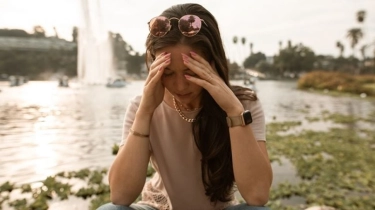 8 Arti Mimpi Menunggu Seseorang, Benarkah Sedang Dilanda Kegalauan?