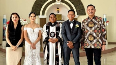 Intip Mewahnya Resepsi Pernikahan Bharada E dan Ling Ling, Eks Ajudan Sambo Sempat Ikut Nyanyi buat Istri