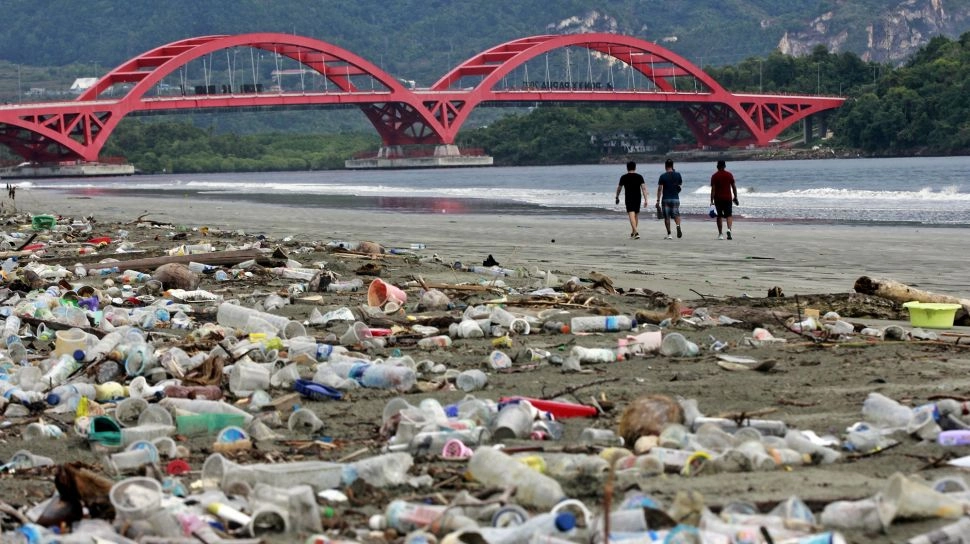 Riset: Konsumen Mulai Ogah Gunakan Kemasan Plastik untuk Makanan dan Minuman